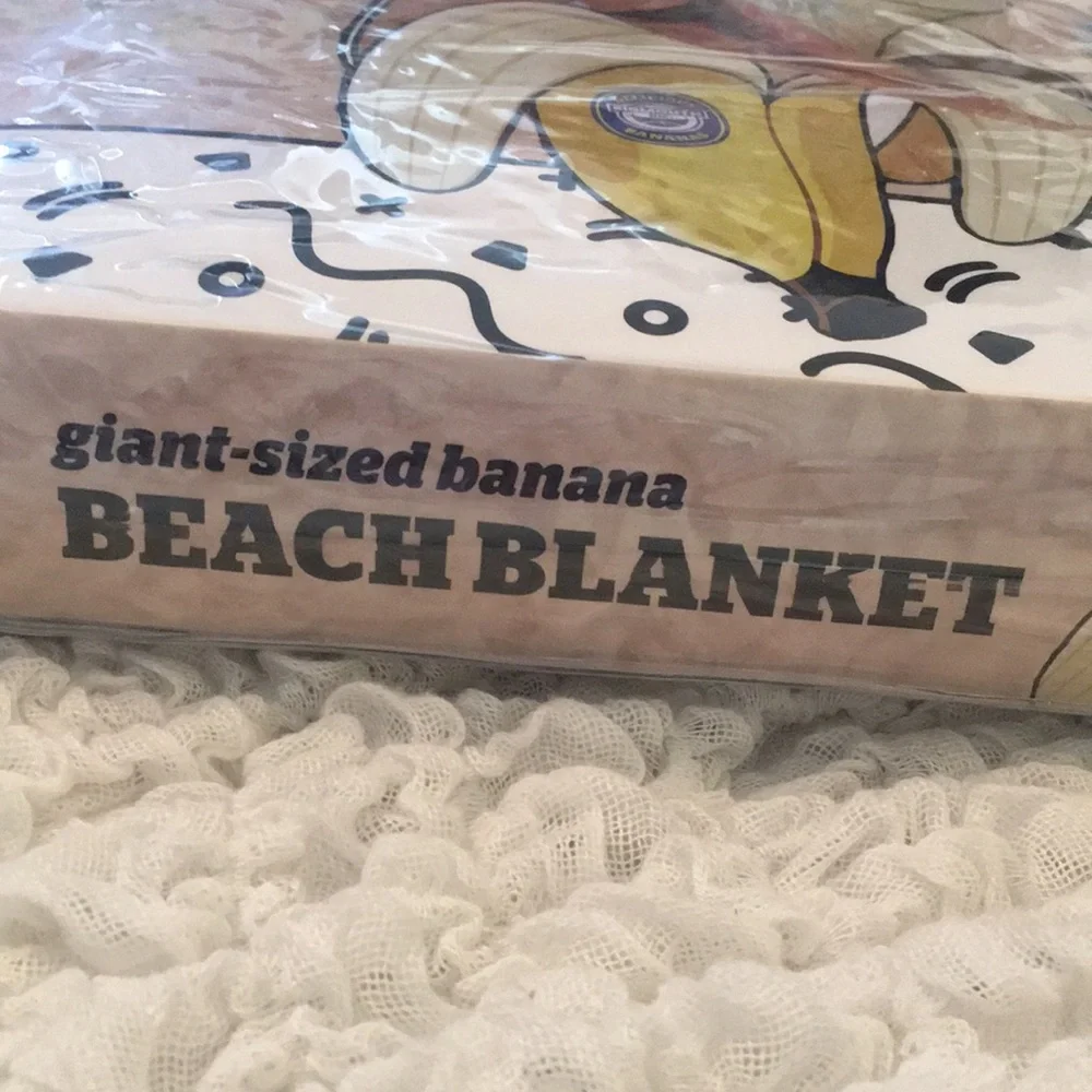 ๐ Banana Beach Blanket ๐ - Picture 7 of 8
